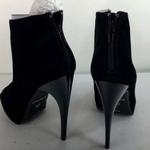 Dollhouse SPYGLASS Black Heels Size 7.5M  NEW - Picture 3 of 7